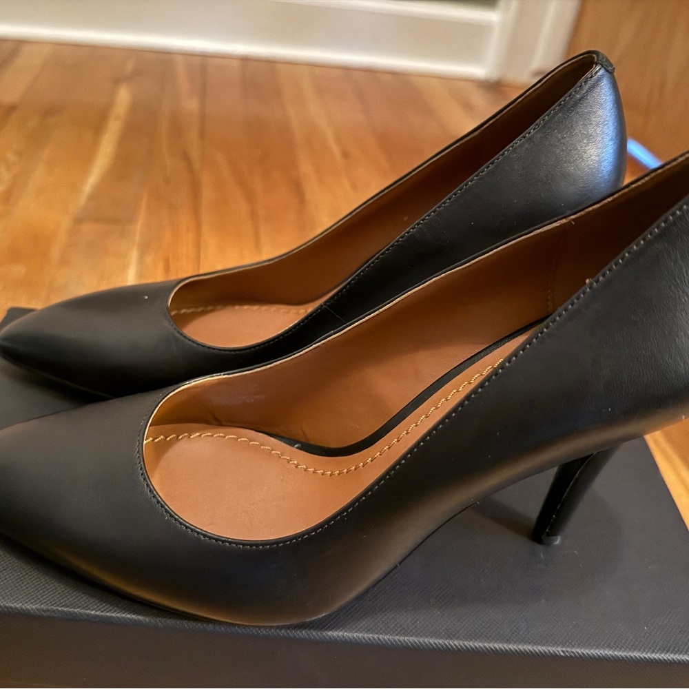 Coach Addie 90 Black Leather Heels size 8 EXCELLENT - Picture 3 of 6